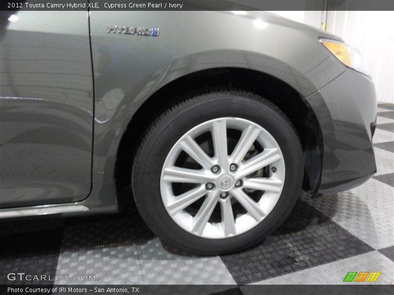 Cypress Green Pearl / Ivory 2012 Toyota Camry Hybrid XLE