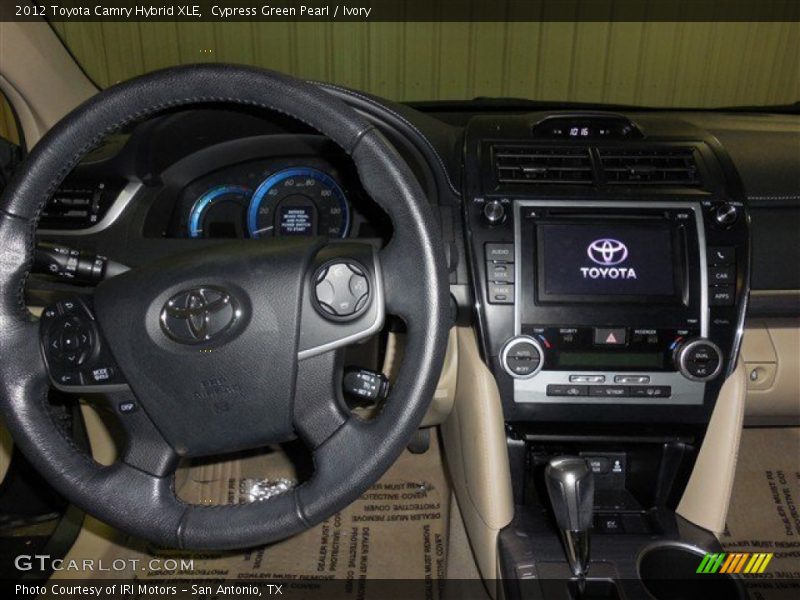Cypress Green Pearl / Ivory 2012 Toyota Camry Hybrid XLE