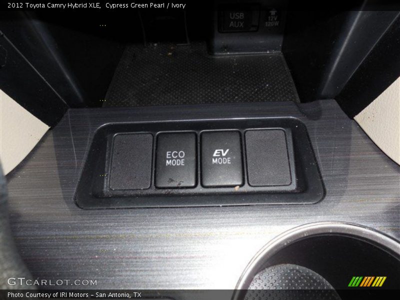 Cypress Green Pearl / Ivory 2012 Toyota Camry Hybrid XLE