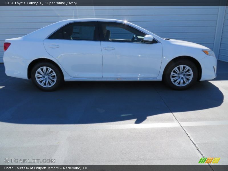 Super White / Ivory 2014 Toyota Camry LE