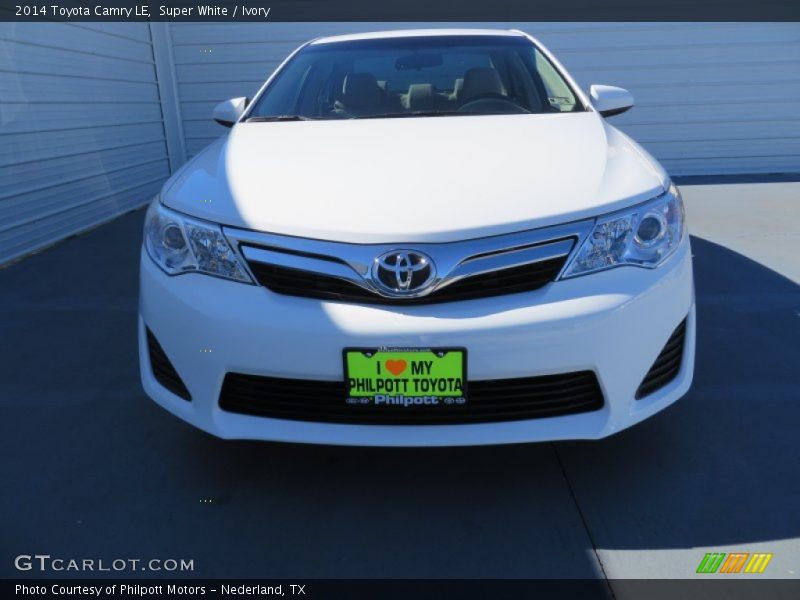 Super White / Ivory 2014 Toyota Camry LE