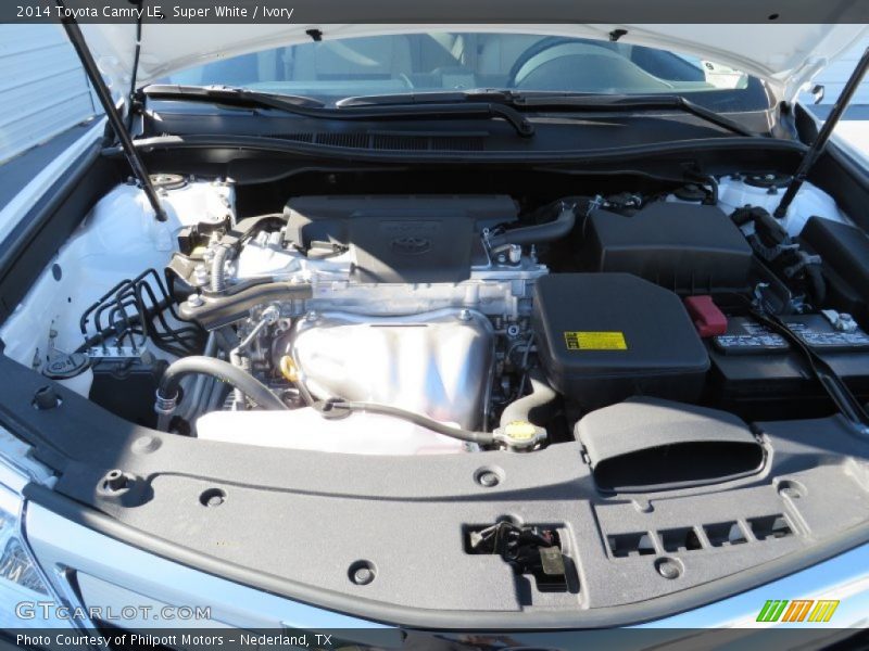 Super White / Ivory 2014 Toyota Camry LE