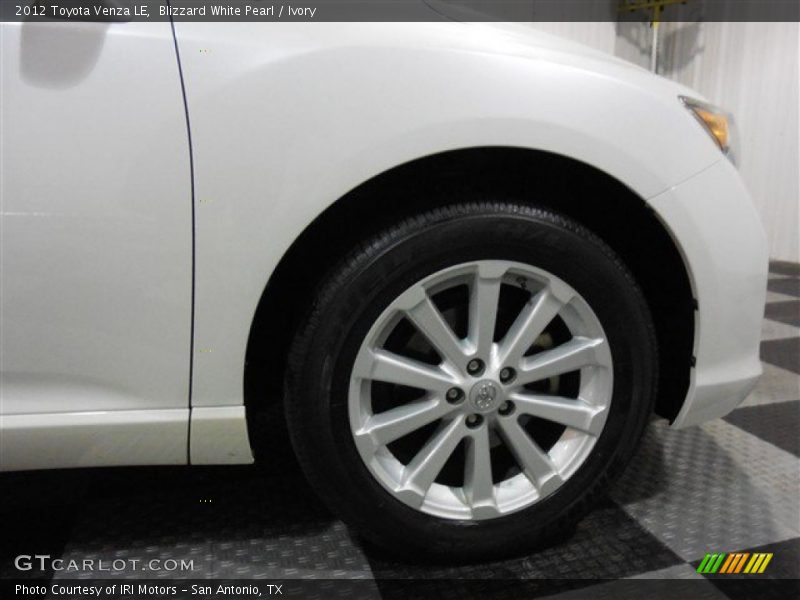 Blizzard White Pearl / Ivory 2012 Toyota Venza LE