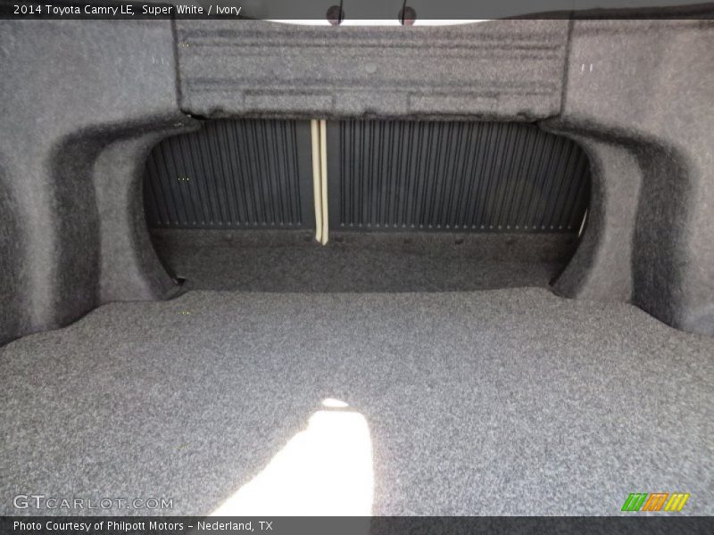 Super White / Ivory 2014 Toyota Camry LE