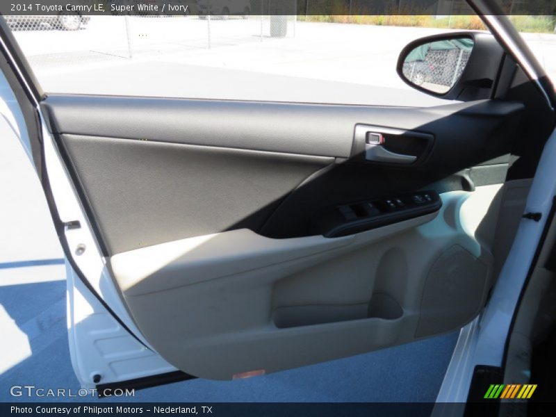 Super White / Ivory 2014 Toyota Camry LE