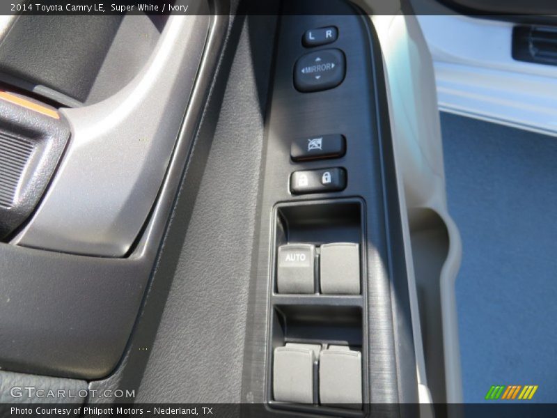 Super White / Ivory 2014 Toyota Camry LE