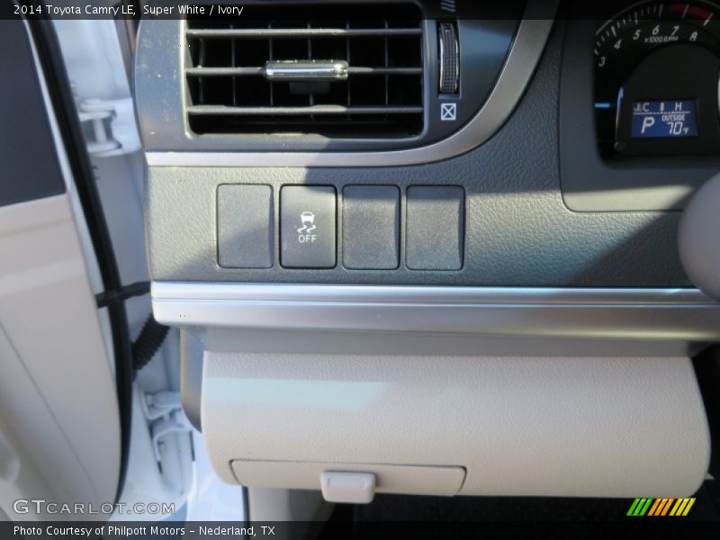 Super White / Ivory 2014 Toyota Camry LE