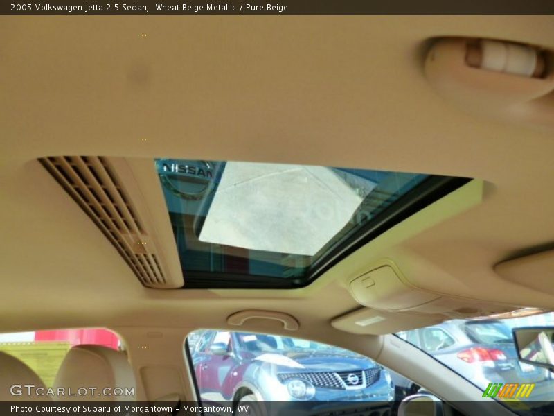 Wheat Beige Metallic / Pure Beige 2005 Volkswagen Jetta 2.5 Sedan