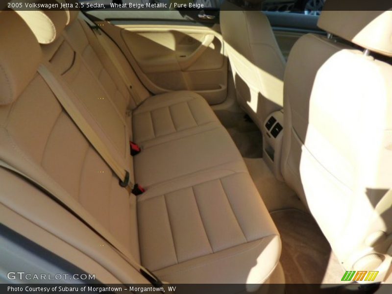 Wheat Beige Metallic / Pure Beige 2005 Volkswagen Jetta 2.5 Sedan