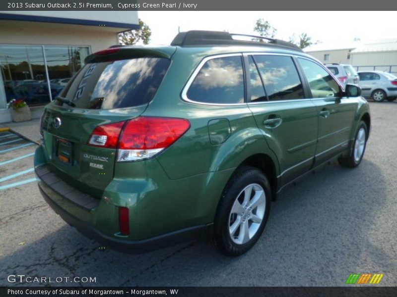 Cypress Green Pearl / Ivory 2013 Subaru Outback 2.5i Premium
