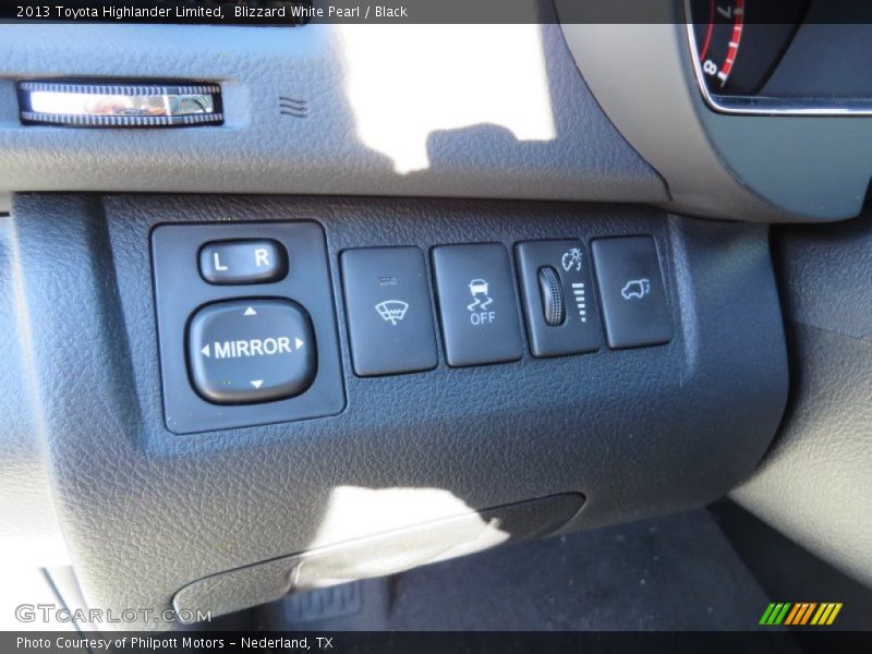 Blizzard White Pearl / Black 2013 Toyota Highlander Limited