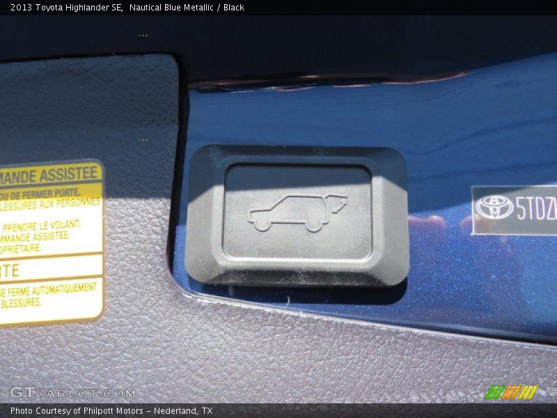 Nautical Blue Metallic / Black 2013 Toyota Highlander SE