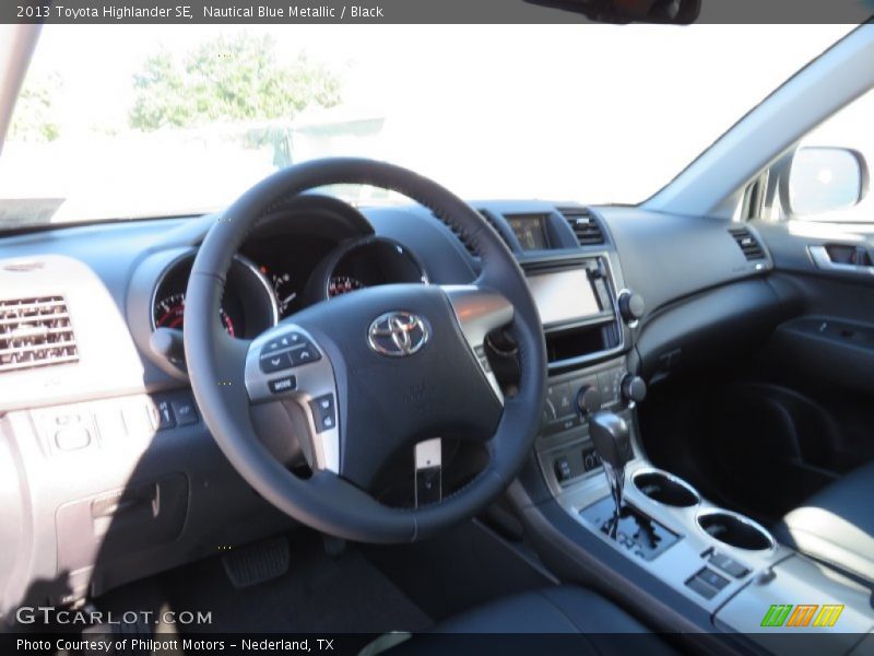 Nautical Blue Metallic / Black 2013 Toyota Highlander SE