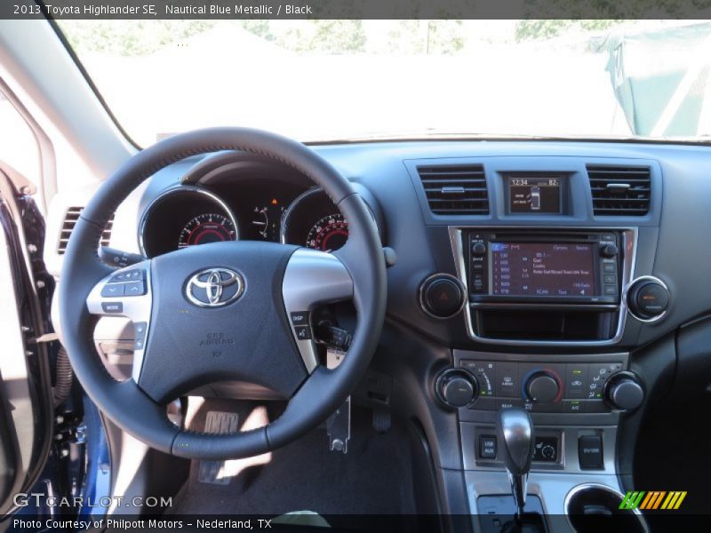 Nautical Blue Metallic / Black 2013 Toyota Highlander SE