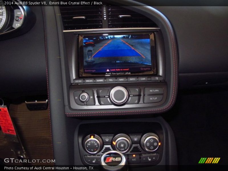 Controls of 2014 R8 Spyder V8