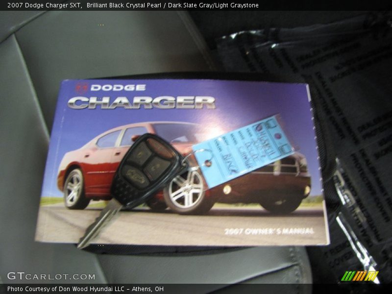 Brilliant Black Crystal Pearl / Dark Slate Gray/Light Graystone 2007 Dodge Charger SXT