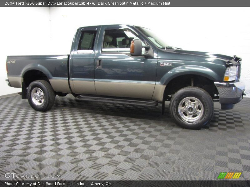 Front 3/4 View of 2004 F250 Super Duty Lariat SuperCab 4x4