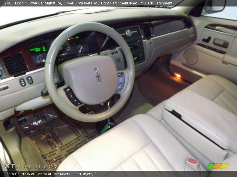 Silver Birch Metallic / Light Parchment/Medium Dark Parchment 2005 Lincoln Town Car Signature