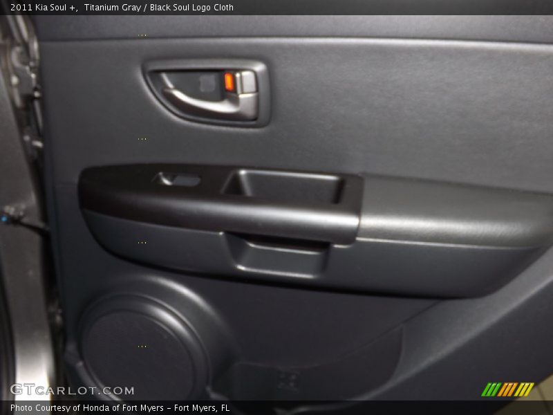 Titanium Gray / Black Soul Logo Cloth 2011 Kia Soul +