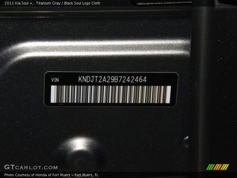 Titanium Gray / Black Soul Logo Cloth 2011 Kia Soul +