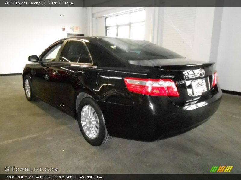 Black / Bisque 2009 Toyota Camry LE