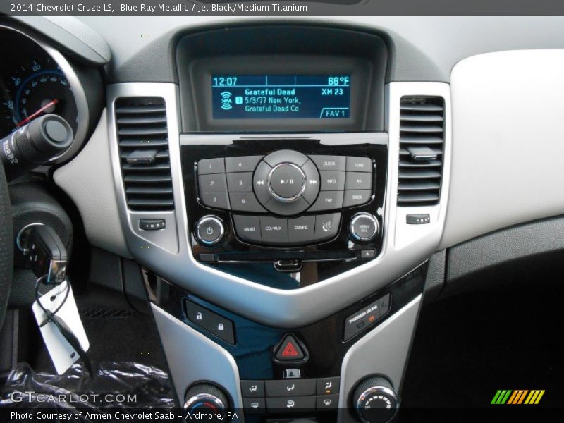 Blue Ray Metallic / Jet Black/Medium Titanium 2014 Chevrolet Cruze LS