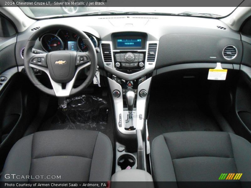 Silver Ice Metallic / Jet Black 2014 Chevrolet Cruze LT