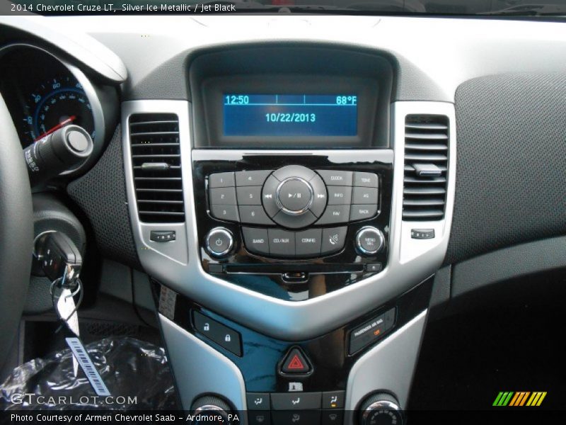Silver Ice Metallic / Jet Black 2014 Chevrolet Cruze LT