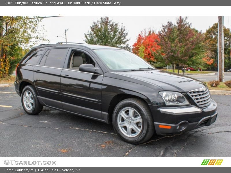 Front 3/4 View of 2005 Pacifica Touring AWD