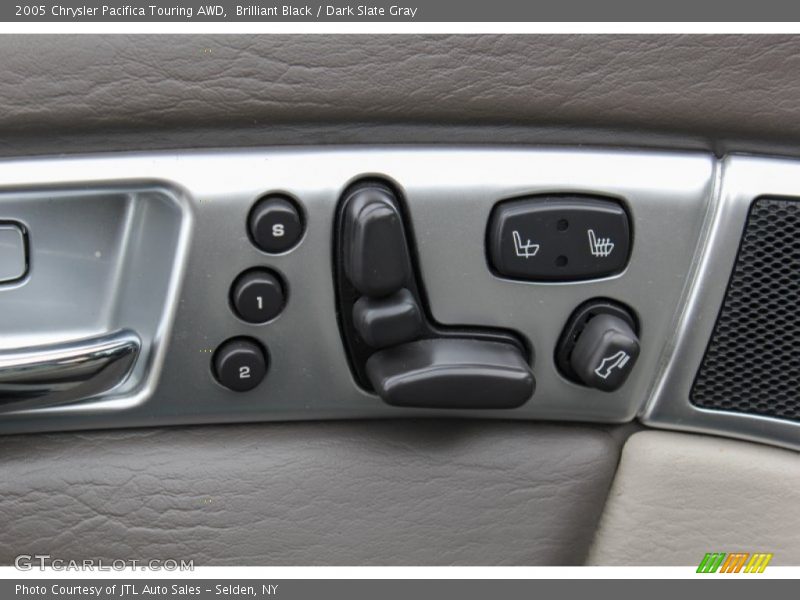 Controls of 2005 Pacifica Touring AWD