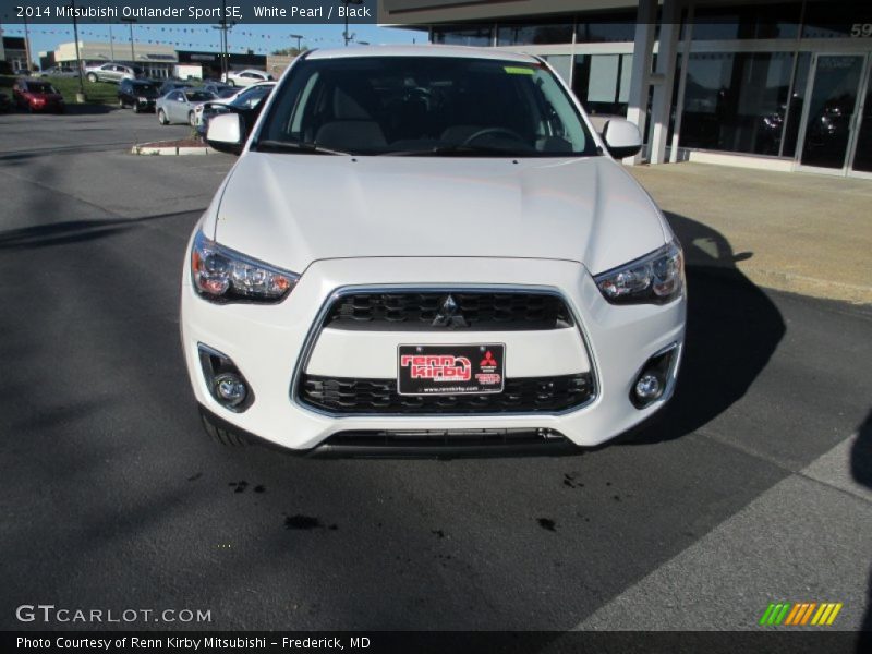White Pearl / Black 2014 Mitsubishi Outlander Sport SE