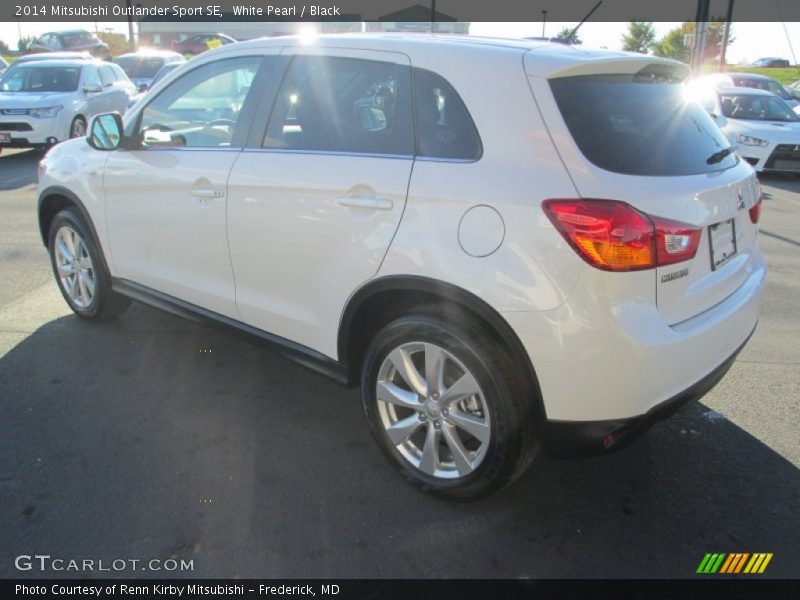 White Pearl / Black 2014 Mitsubishi Outlander Sport SE