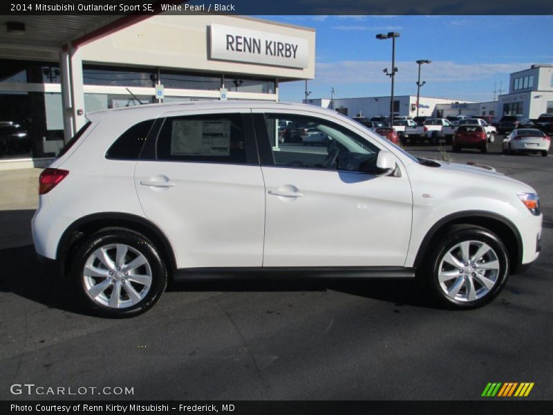 White Pearl / Black 2014 Mitsubishi Outlander Sport SE