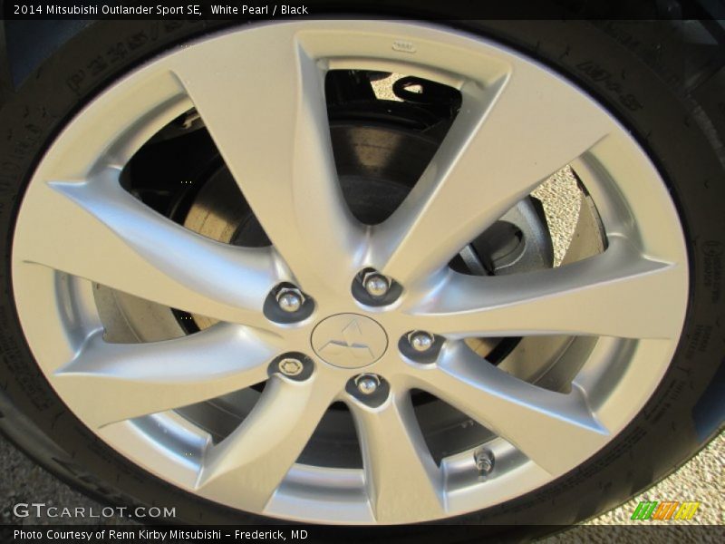 White Pearl / Black 2014 Mitsubishi Outlander Sport SE