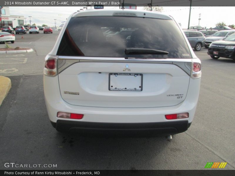 Diamond White Pearl / Black 2014 Mitsubishi Outlander GT S-AWC