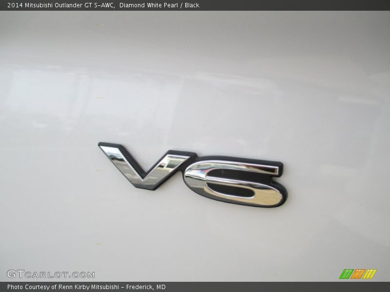 Diamond White Pearl / Black 2014 Mitsubishi Outlander GT S-AWC