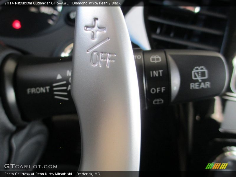Diamond White Pearl / Black 2014 Mitsubishi Outlander GT S-AWC