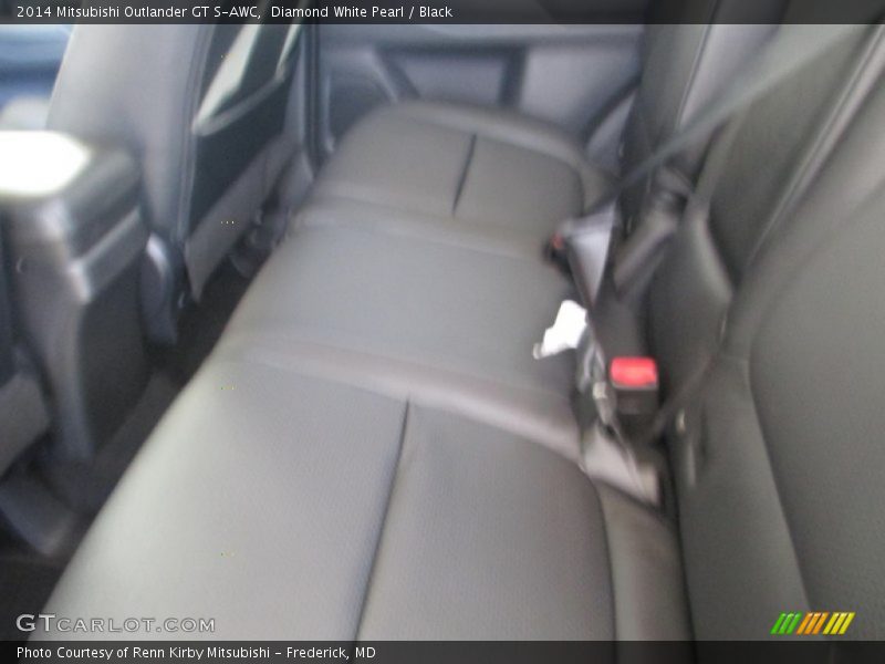 Diamond White Pearl / Black 2014 Mitsubishi Outlander GT S-AWC