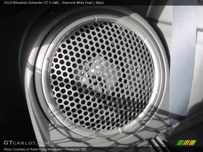 Diamond White Pearl / Black 2014 Mitsubishi Outlander GT S-AWC