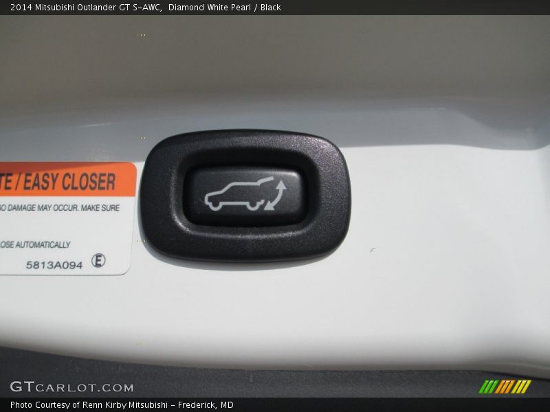 Diamond White Pearl / Black 2014 Mitsubishi Outlander GT S-AWC