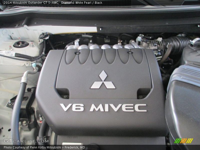 Diamond White Pearl / Black 2014 Mitsubishi Outlander GT S-AWC