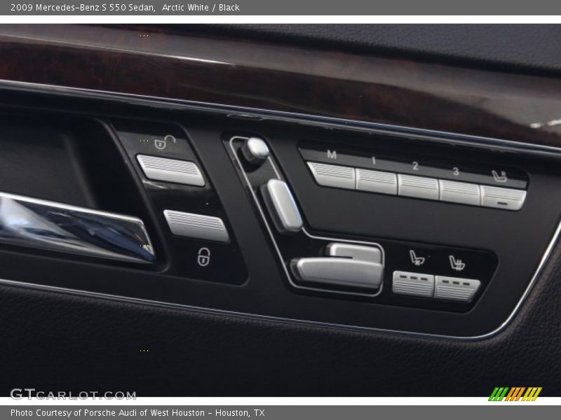 Arctic White / Black 2009 Mercedes-Benz S 550 Sedan