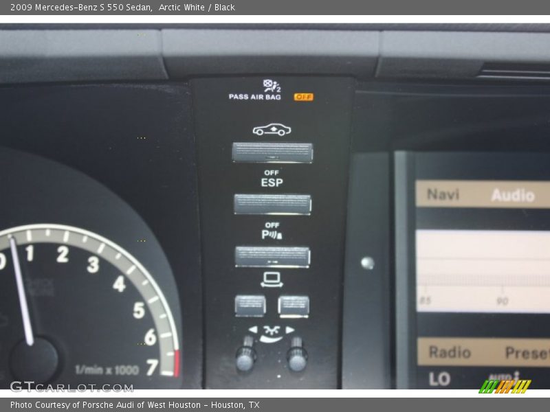 Arctic White / Black 2009 Mercedes-Benz S 550 Sedan