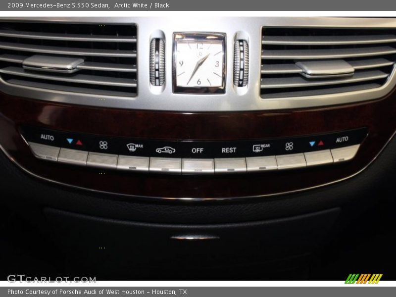 Arctic White / Black 2009 Mercedes-Benz S 550 Sedan