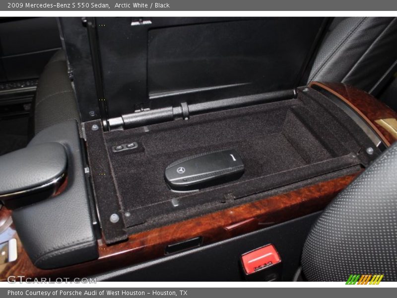 Arctic White / Black 2009 Mercedes-Benz S 550 Sedan