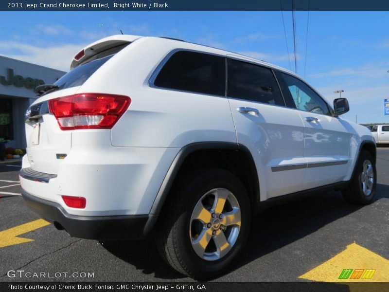Bright White / Black 2013 Jeep Grand Cherokee Limited