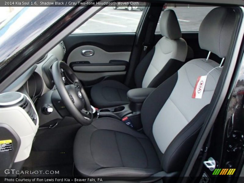 Front Seat of 2014 Soul 1.6