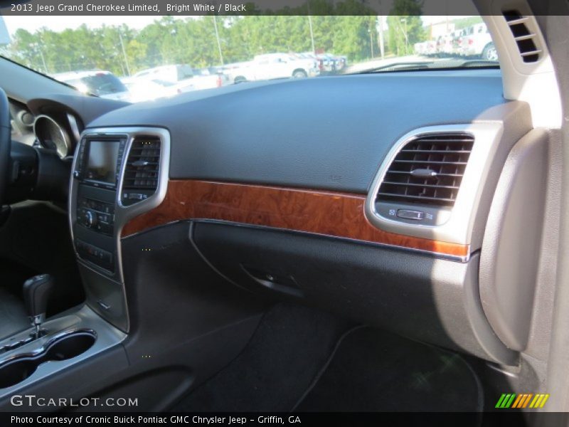 Bright White / Black 2013 Jeep Grand Cherokee Limited