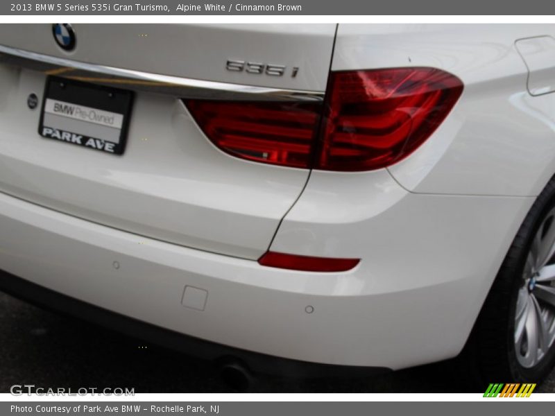 Alpine White / Cinnamon Brown 2013 BMW 5 Series 535i Gran Turismo