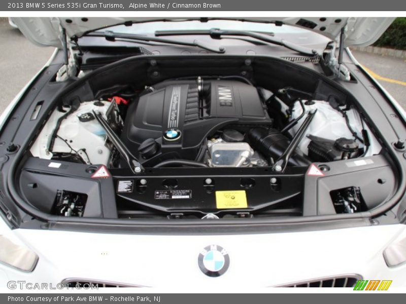 Alpine White / Cinnamon Brown 2013 BMW 5 Series 535i Gran Turismo